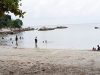 Pantai Trikora Jadi Pilihan Warga untuk Habiskan Waktu Libur