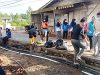 Masyarakat dan Pemerintah Goro Bersama Bersih-Bersih Pantai di Kampung Bugis Tanjungpinang