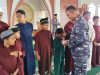 Jumat Berkah, Komandan Yonmarhanlan IV Batam Beri Santunan untuk Anak Yatim