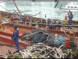 Curi Ikan di Perairan Indonesia, 2 Kapal Berbendera Vietnam Ditangkap