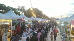 Warga Batam Antusias Berburu Jajanan di Dragon Food Festival Bengkong