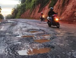 Tabrak Jalan Berlubang di Bintan, Pengendara Alami Patah Tulang