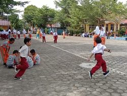 Wali Murid di Tanjungpinang Tak Percaya Seragam Sekolah Gratis Ditiadakan