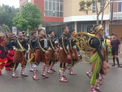 Kostum Budaya dan Seni Meriahkan Gerak Jalan 17 Kilometer di Tanjungpinang