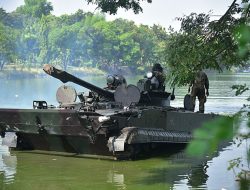 Korps Marinir Uji Kesiapan Tank Amfibi BMF-31F dan PT76M untuk Beraksi di Super Garuda Shield 2024