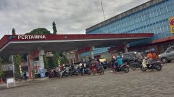 Penerapan QR Code Penyebab Antrean Panjang Pertalite di SPBU