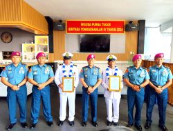 Komandan Yonmarhanlan IV Lepas Wisuda Purna Tugas Dua Prajurit Terbaiknya