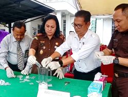 Kejari Tanjungpinang Musnahkan Barang Bukti dari 24 Perkara Tindak Pidana