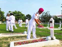 Jelang HUT ke-79 TNI AL, Komandan dan Prajurit yonmarhanlan IV Batam Ziarahi TMP Bulang Gebang