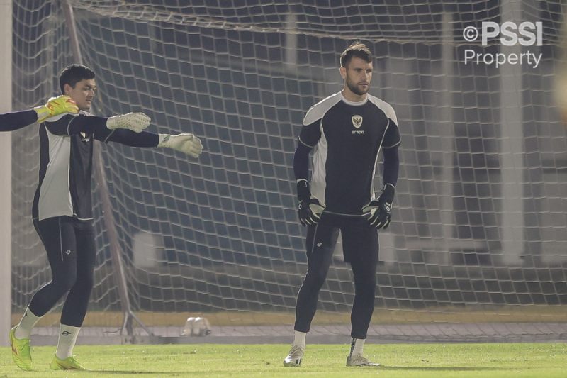 kiper Indonesia, Maarten Paes