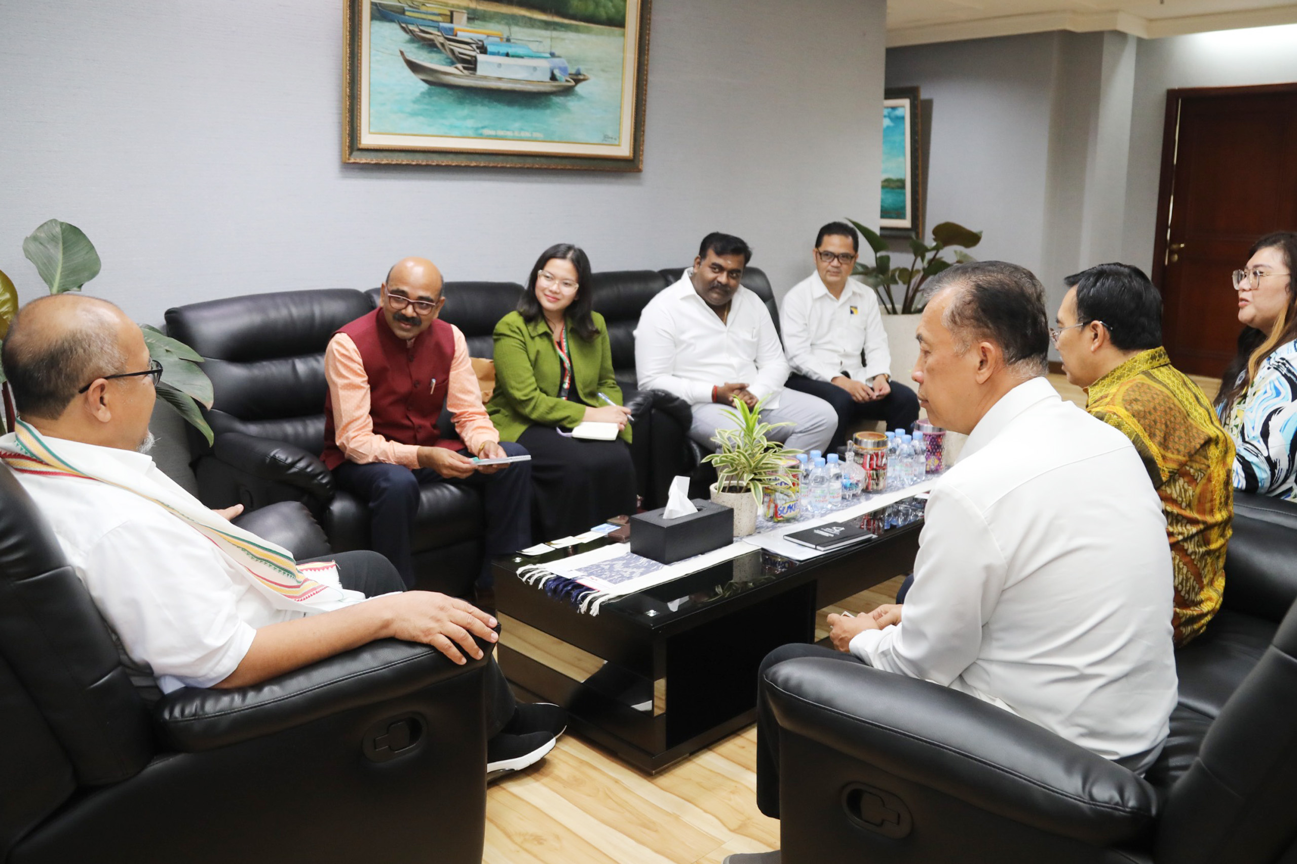 Plh. Kepala BP Batam, Purwiyanto menerima kunjungan Konsul Jenderal India, Ravi Shanker Goel dan tim.