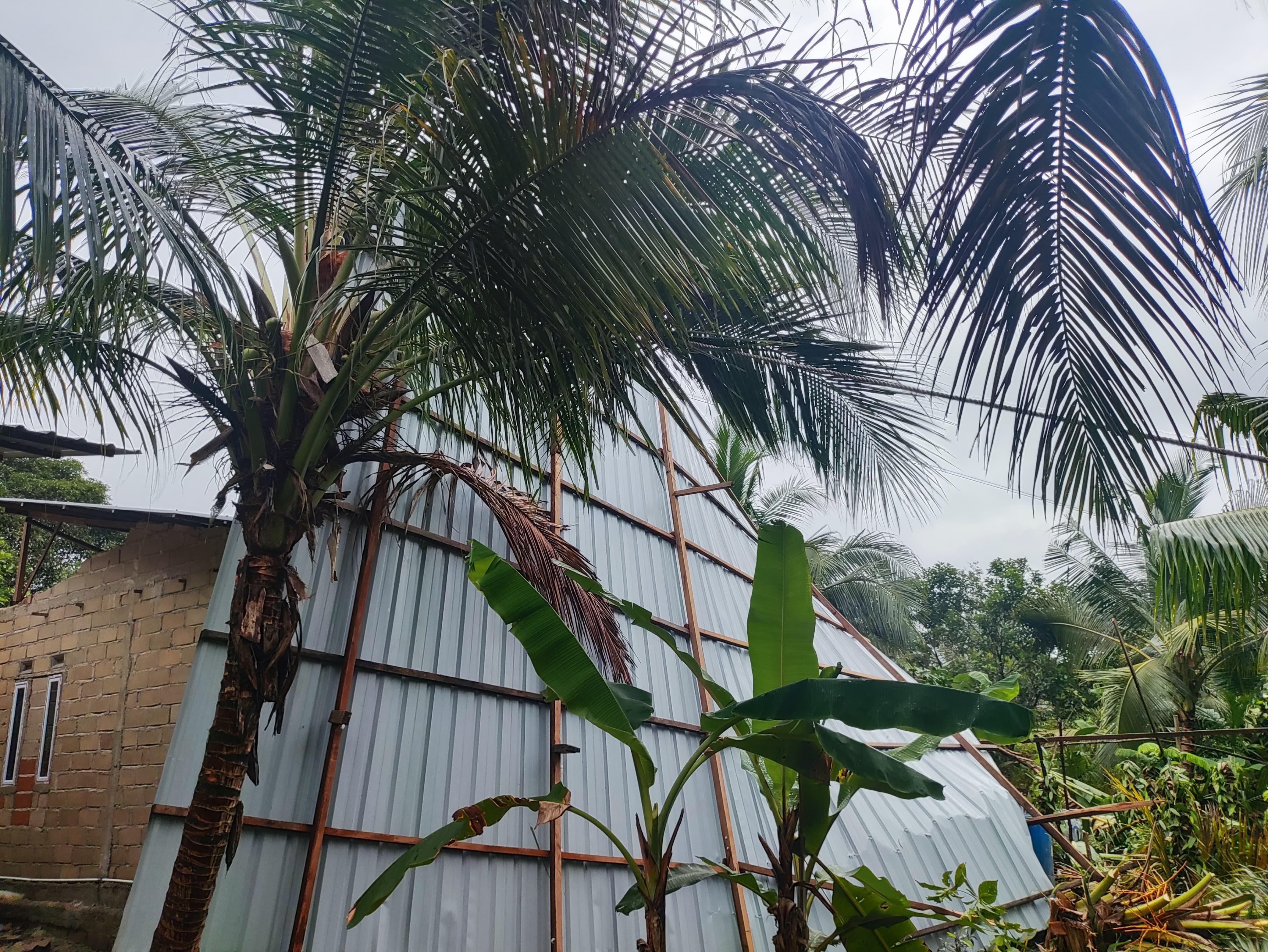 Rumah Rusak Diterjang Angin Kencang