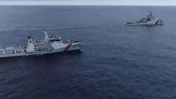 Menegangkan! Kapal Bakamla RI Pepet China Coast Guard-5402 saat Usir dari Laut Natuna Utara