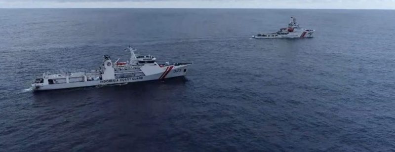 Kapal Bakamla RI Pepet China Coast Guard