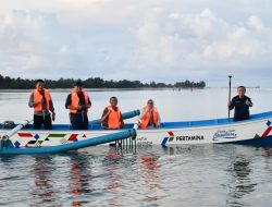 Susi Pudjiastuti Senang Pertamina Serahkan Bantuan Kapal Nelayan di Natuna