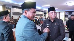 Plt Bupati Karimun Anwar Hasyim Lantik Dewan Pengawas BUMD