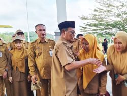 Diburu KPK dan Dinyatakan ‘Hilang’, Gubernur Kalsel Paman Birin Muncul Pimpin Apel ASN