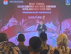 Lagu “Bento” Iwan Fals Hibur Debat Paslon Pilkada Kepri 2024