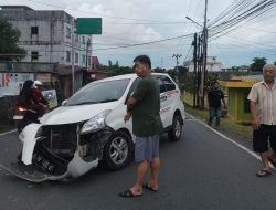 Avanza dan Mobilio Tabrakan di Tanjakan Simpang Perla Tanjungpinang