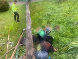 Tabrak Tembok Pagar Rumah Adat Tambelan, Pengendara Tewas di Tempat