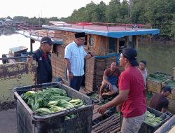 Lis-Raja Luangkan Waktu Temui ABK Kapal Pengangkut Sayur Jemput Aspirasi