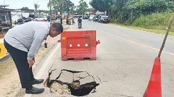 Akses ke Pantai Trikora Bintan Ditutup, Jalan Amblas Sedalam 50 Sentimeter di Kawal