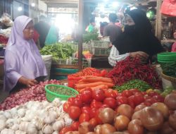 Harga Tomat dan Bawang Jawa Naik Drastis di Karimun