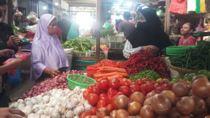 Tomat dan Bawang Jawa