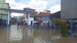 Banjir Rob Ganggu Aktivitas  Pelabuhan Tanjung Batu