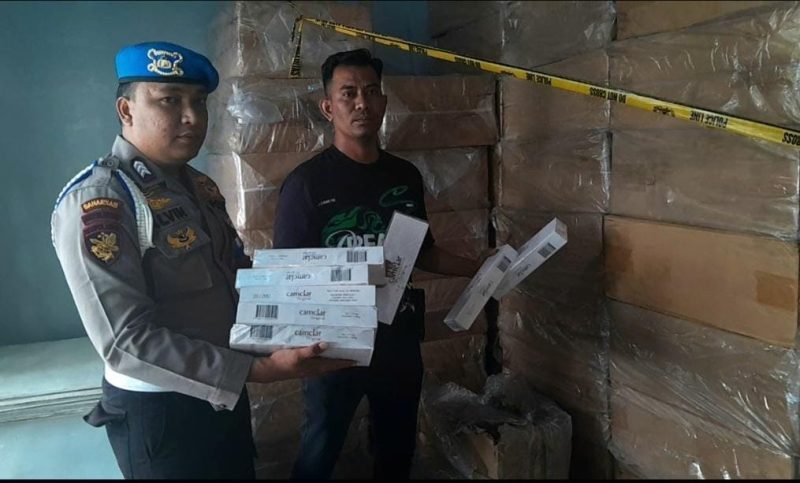 Ditpolairud Polda Kepri Gerebek Gudang Rokok Ilegal di Karimun