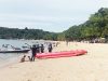 Hari Pertama Tahun Baru 2025, Pantai Pelawan Karimun Dipadati Pengunjung