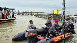 TNI AL dan Nelayan Bongkar Pagar Laut Misterius 30 Km di Perairan Kabupaten Tangerang